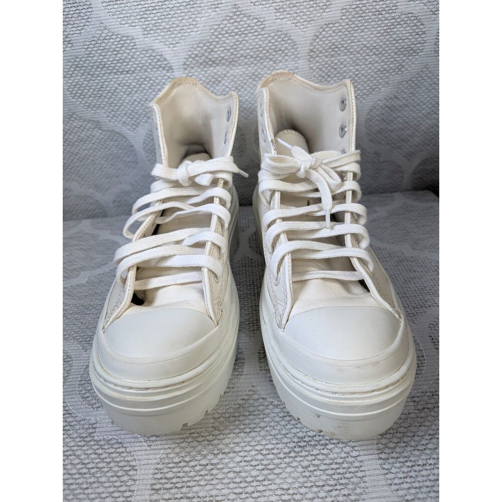 Converse - Picture 2 of 9